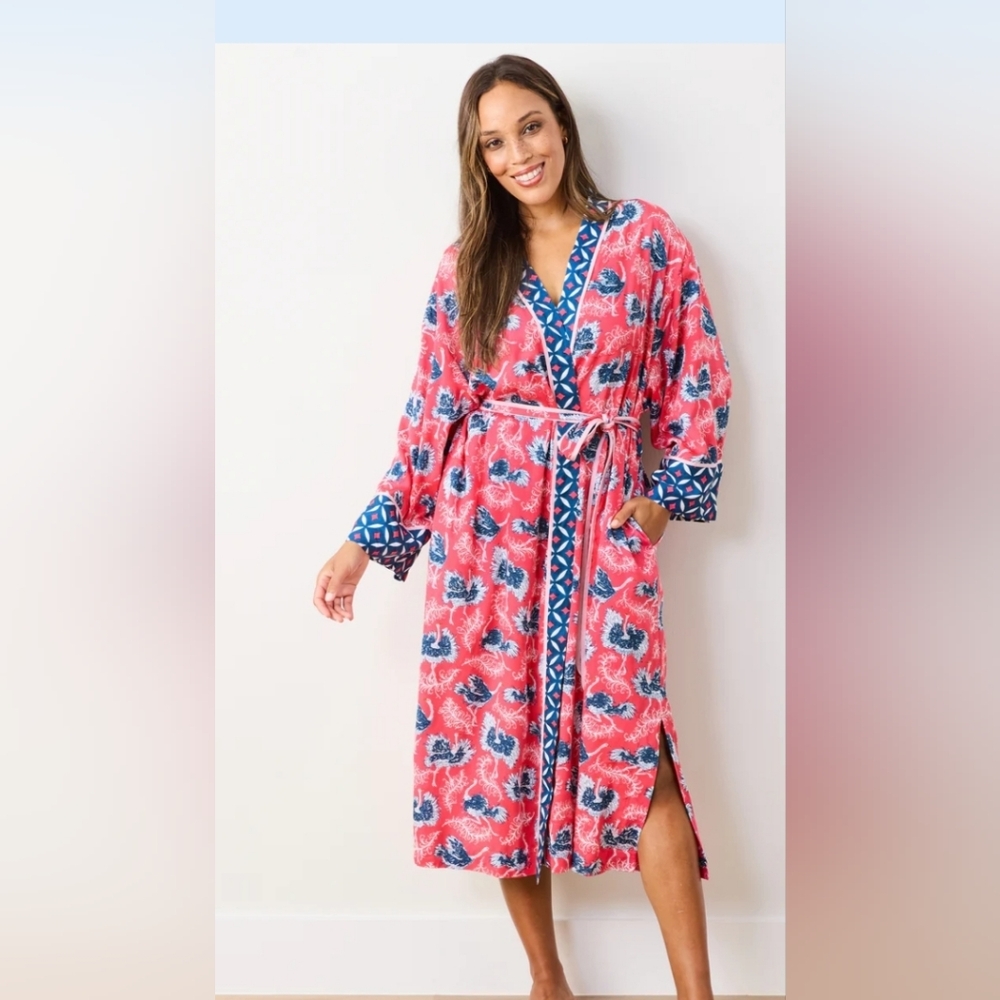 NWT Printfresh Eco Satin Robe In Ostrich Dance size s/m